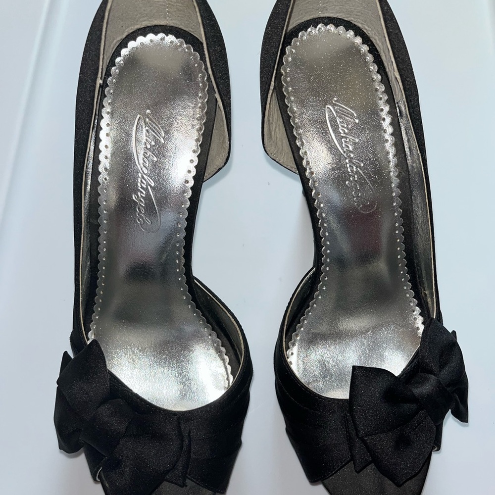 Elegant Black Women's Shoes size 8 1/2 Michelangelo
